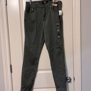 NWT Aeropostale jeggings. Army green.